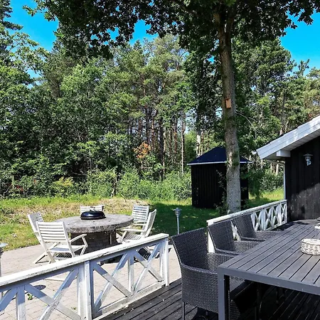 4 Person In Laeso-by Traum